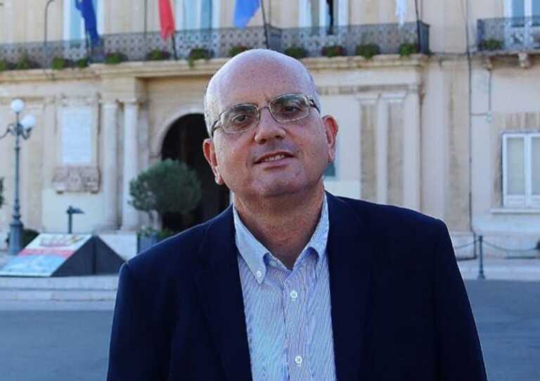 Taranto, il consigliere che non ha firmato contro Melucci: «Disponibile per una maggioranza civica»