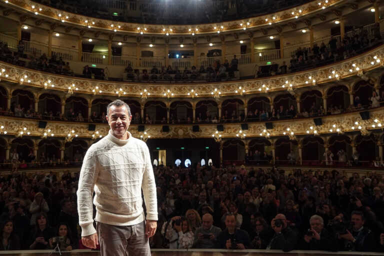 Bif&st, standing ovation per Matteo Garrone a Bari: «Gli Oscar? Poteva andare diversamente»