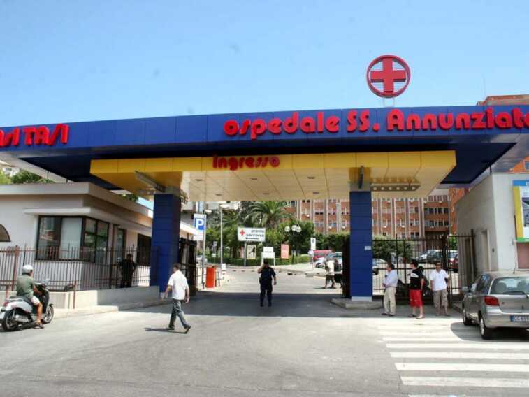 Taranto, 41enne accoltellato al culmine di una lite: è grave in ospedale. Si costituisce la moglie