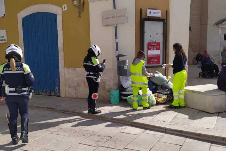 Galleria foto 'Bari, controlli a tappeto contro l’abbandono dei rifiuti: operazione di Amiu e polizia locale' - foto 12