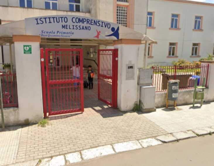 Melissano, l’appello degli studenti: «Pochi compiti per le vacanze». Il preside li accontenta
