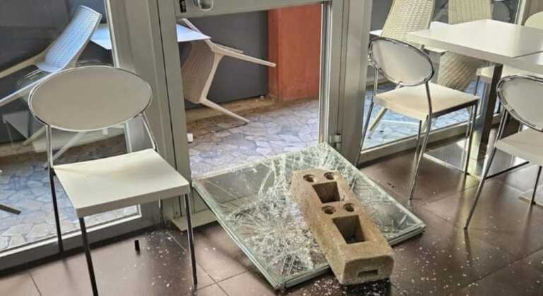 Spaccata nella notte a Bari: ladri al “Gran Caffè Imbriani”. Bottino da quantificare