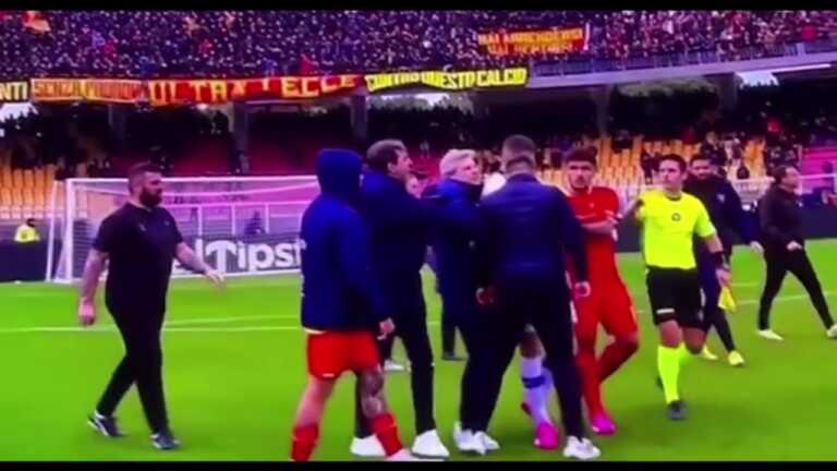 Rissa finale in Lecce-Verona, D’Aversa colpisce Henry con una testata. La società condanna il gesto – VIDEO