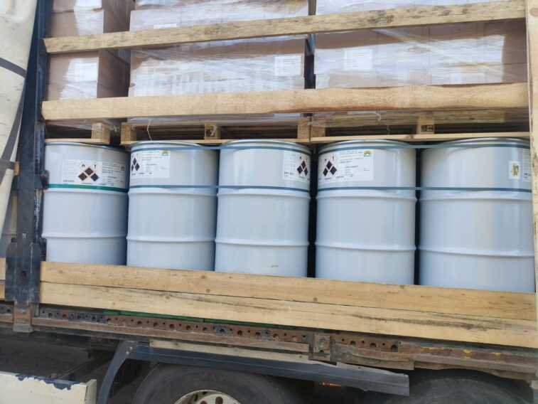 Bari, sequestrato un tir con merci pericolose: ritirata la patente ai conducenti