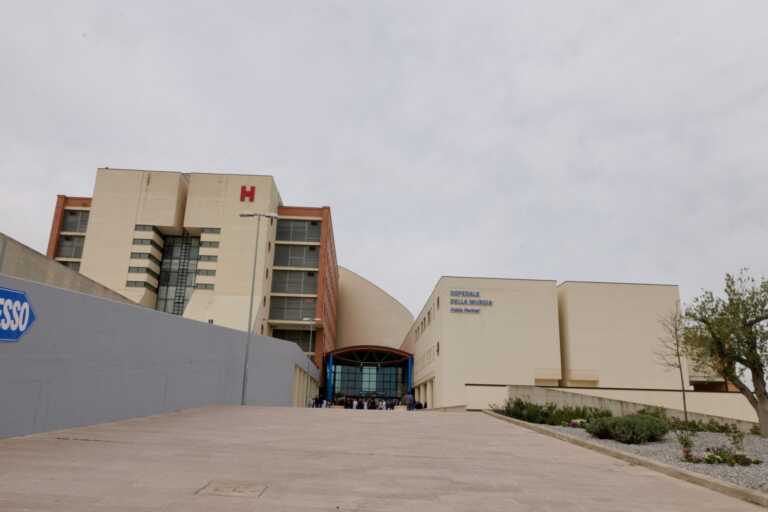 Altamura, partorisce in ospedale ma non riconosce la bimba: Laura adottata dal reparto