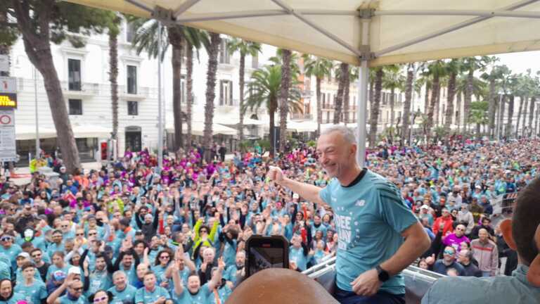 Bari, una Deejay Ten sotto la pioggia non ferma gli 8mila runners – VIDEO