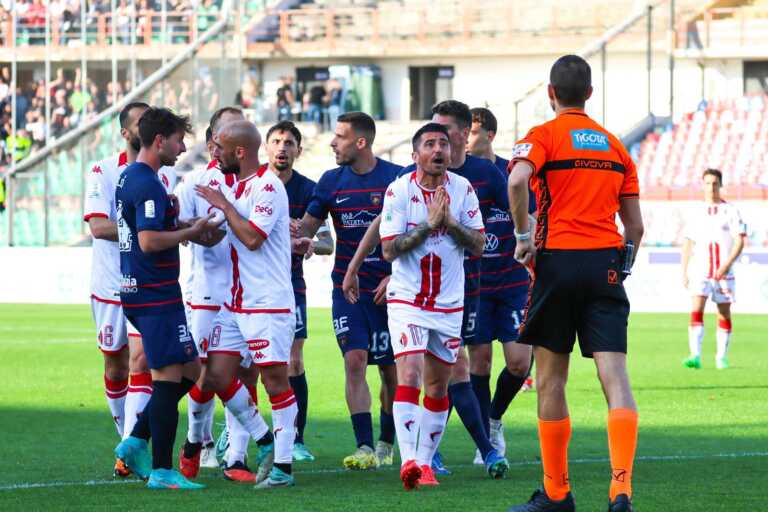Bari, stangata a Bellomo: 2 giornate di squalifica. Un turno di stop anche a Benali