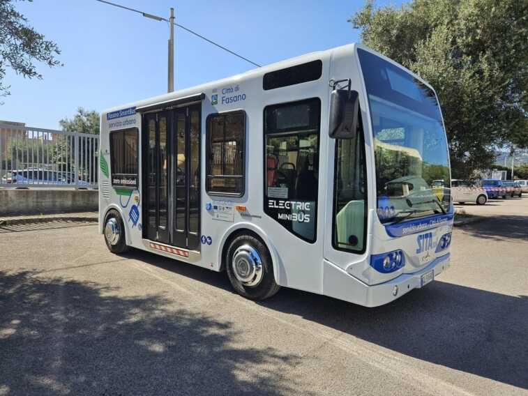 Galleria foto 'Traporto pubblico locale: 8 nuovi autobus green nei comuni di Trani e Fasano' - foto 3