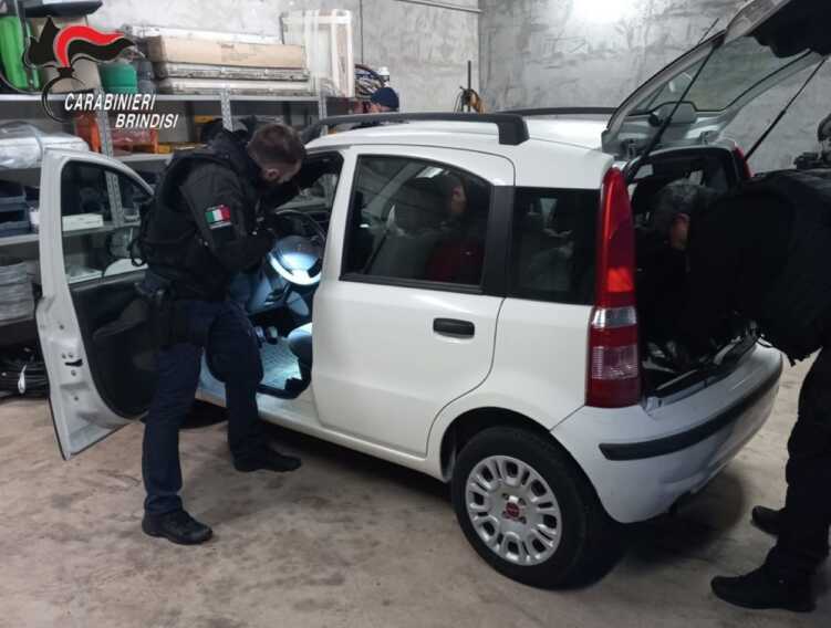 San Pietro Vernotico, la centrale della droga in un’officina gestita da due fratelli: 5 arresti