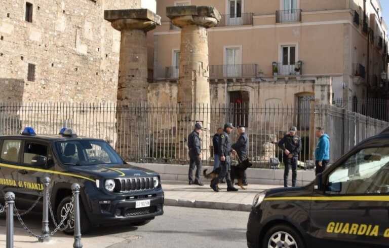 Controlli nei luoghi della movida nel Tarantino: sequestrate numerose dosi di droga