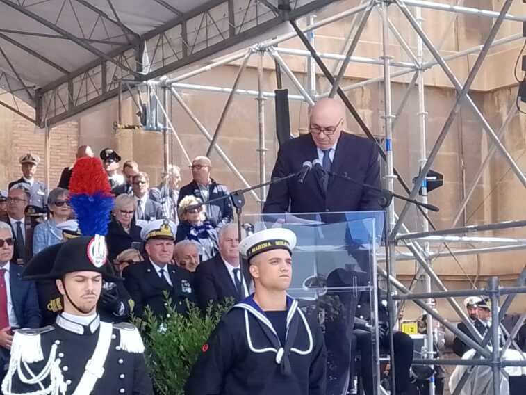Crosetto a Taranto ricorda i carabinieri pugliesi morti nell’incidente in Campania