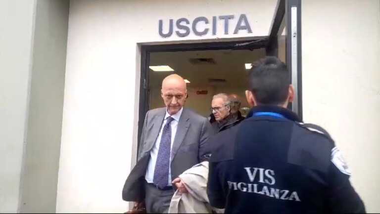 Arresti a Bari, Alfonso Pisicchio risponde al gip. La difesa: «Non è stata corruzione» – VIDEO
