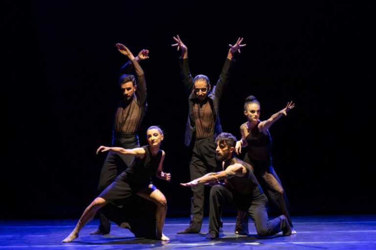Danza, musica e arte dal vivo. Di scena Excursus con “Dots”