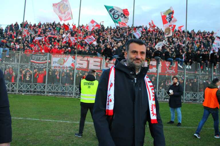 Bari, Decaro incontra i giocatori biancorossi: «Confronto franco e riservato»