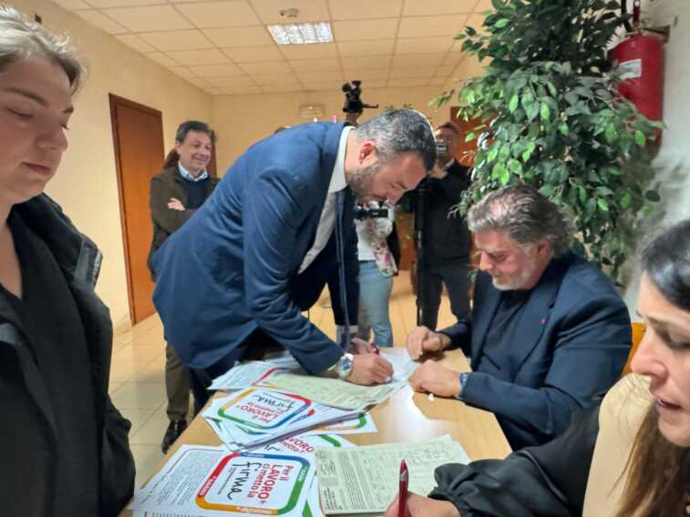 Galleria foto 'Lavoro, Bucci: «In Puglia il 93% dei contratti sono a termine». Via alla campagna referendaria della Cgil' - foto 3