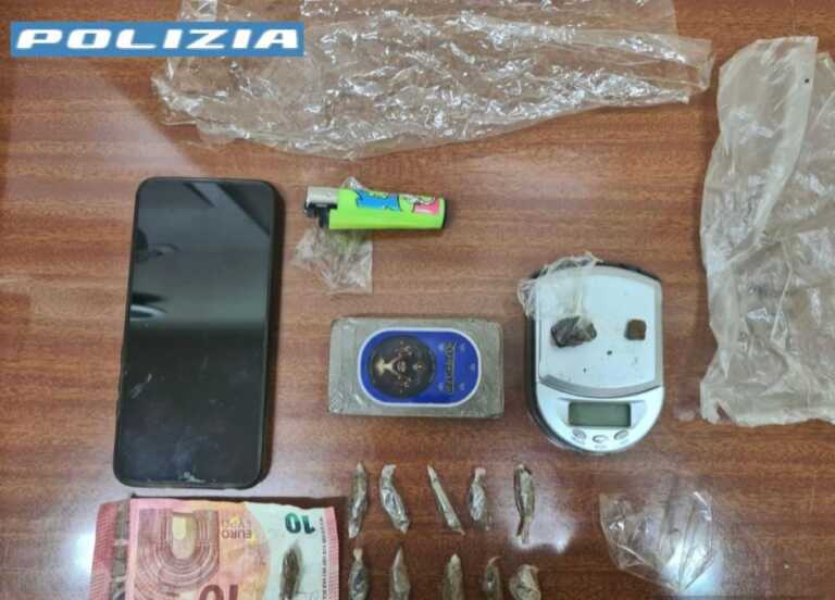 Sorpreso a vendere hashish vicino ai locali frequentati da giovani: arrestato un 49enne a Matera