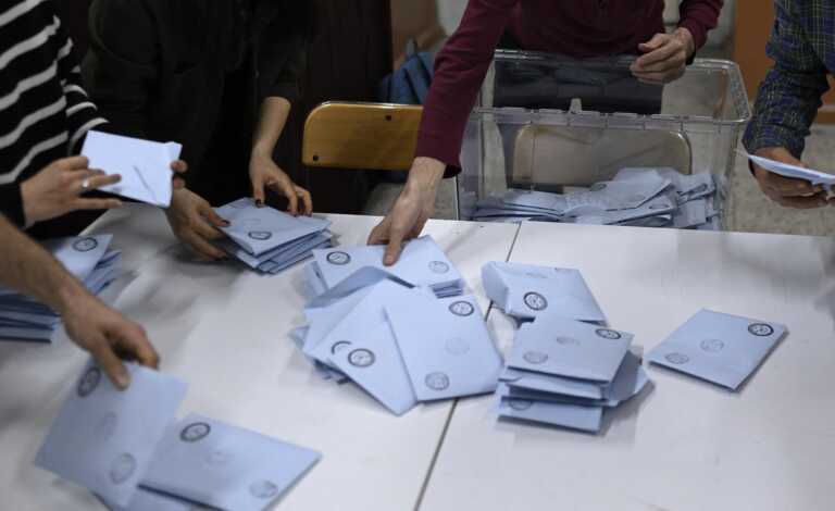 Turchia, vincono le opposizioni: Erdogan sconfitto nelle grandi città