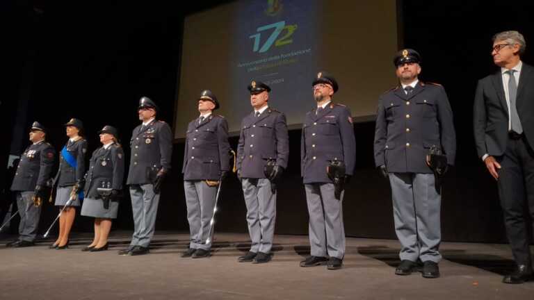 I 172 anni della polizia di Stato. Le celebrazioni a Bari, il questore: «Al servizio di democrazia e cittadini» – VIDEO