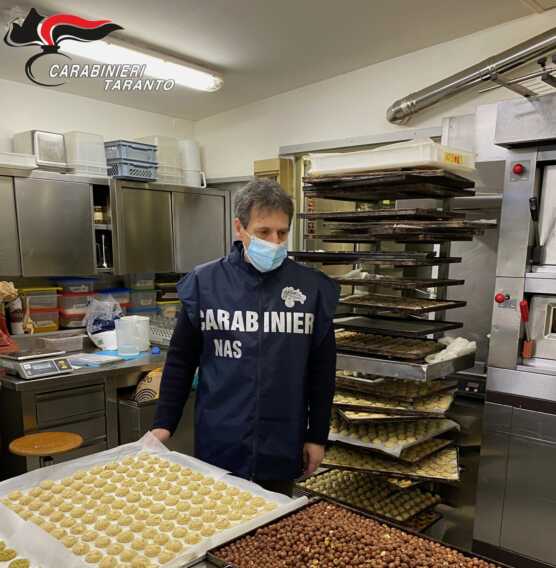 Taranto, sicurezza alimentare: chiuse 12 attività e sequestrati 250 chili di prodotti pasquali