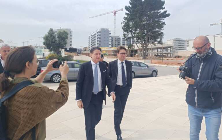Regione Puglia, il Movimento 5 stelle esce dalla Giunta Emiliano. Conte: «È il momento di fare pulizia» – VIDEO