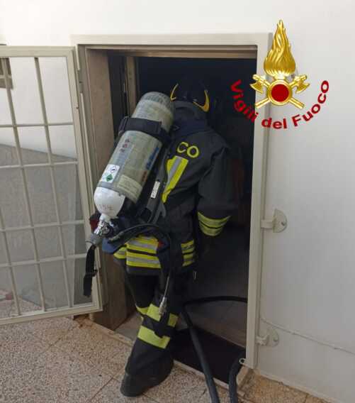 Galleria foto 'Incendio nel seminterrato di una casa a Casarano: ustionati 2 anziani' - foto 1