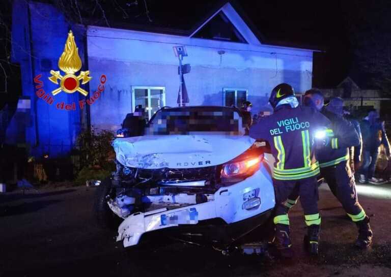 Tragico incidente in Campania: morti due giovani carabinieri pugliesi. Mattarella: «Profonda tristezza» Tragico incidente in Campania: morti due giovani carabinieri pugliesi. Mattarella: «Profonda tristezza»