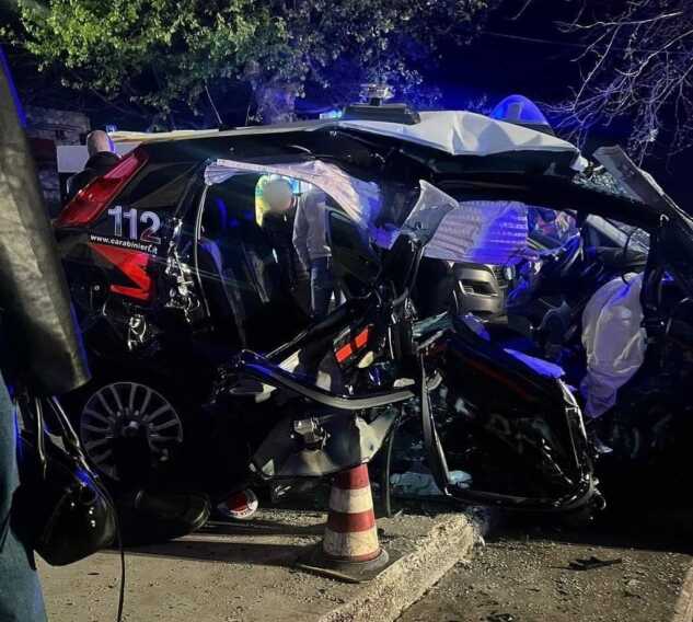 Tragico incidente in Campania: morti due giovani carabinieri pugliesi. Mattarella: «Profonda tristezza» Tragico incidente in Campania: morti due giovani carabinieri pugliesi. Mattarella: «Profonda tristezza»