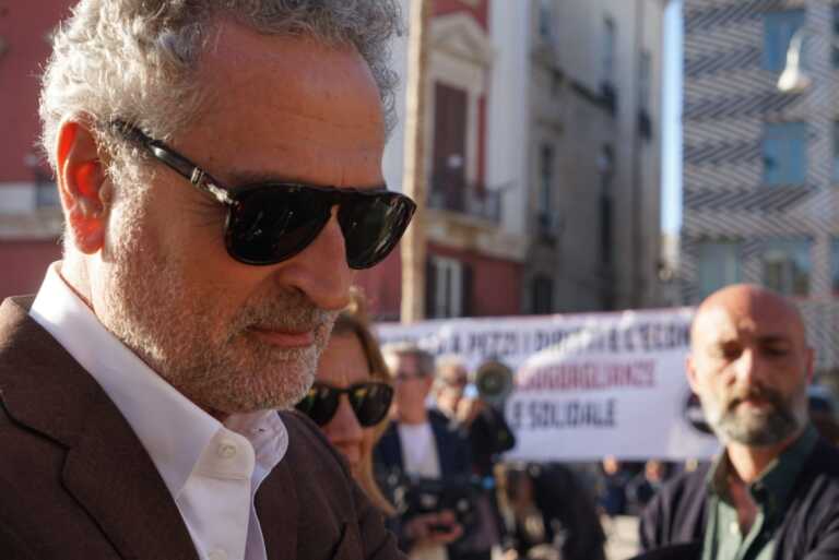 Foto a testa in giù sui social, Laforgia a Romito: «Insultati anche noi ma non convochiamo i giornalisti»