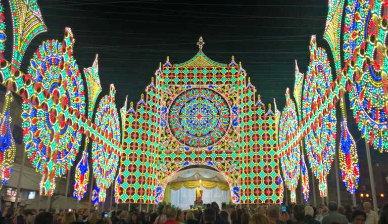 Bari, salvi luminarie e fuochi per San Nicola: stanziati 25mila euro per la festa