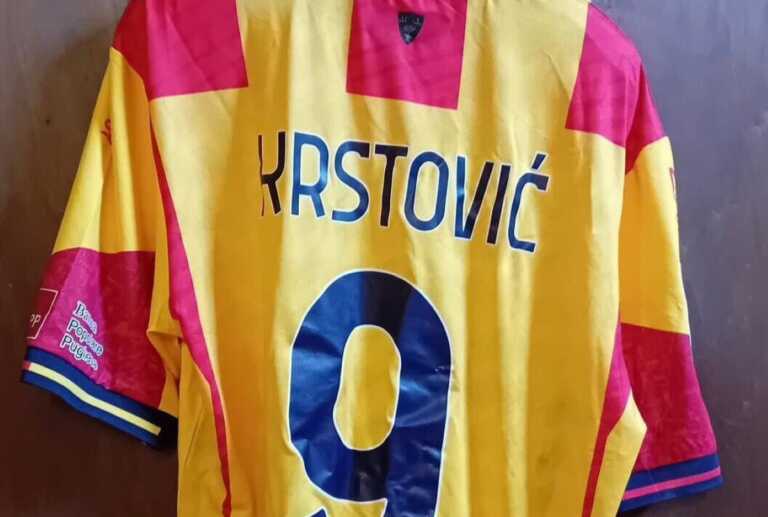 Il Lecce dona cinque maglie per beneficenza: andranno all’asta per la Fondazione Nadia Toffa