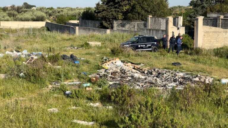 Galleria foto 'Una discarica abusiva nell’area dove sorgerà il bosco urbano di Capurso: scovato il responsabile – VIDEO' - foto 1