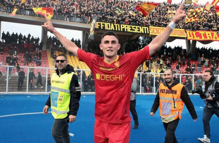 Galleria foto 'Un calendario da capogiro: 4 scontri diretti in 5 partite. Lecce la salvezza si decide ora' - foto 1