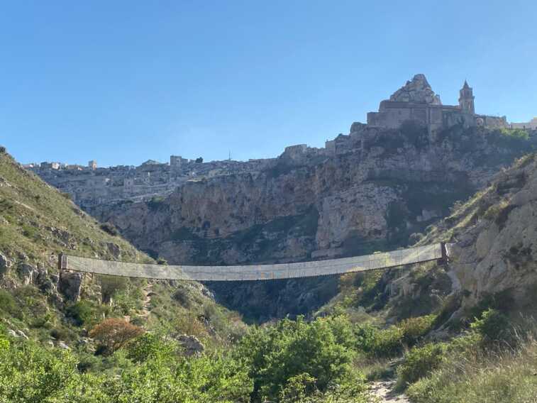 Matera, il ponte tibetano riapre dopo i lavori: di nuovo accessibile il sentiero 406