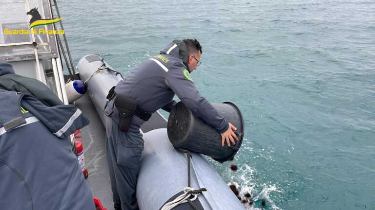 Taranto, oltre 2mila ricci di mare pescati illegalmente: 6 persone nei guai – VIDEO