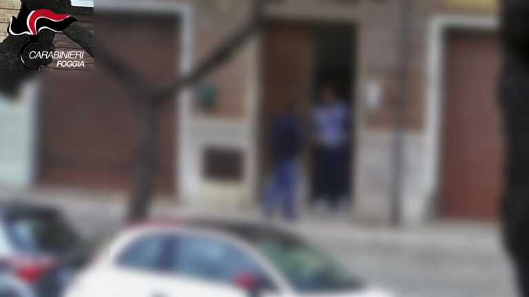 San Severo, spacciavano nelle loro case del centro storico: 9 arresti in due famiglie – VIDEO