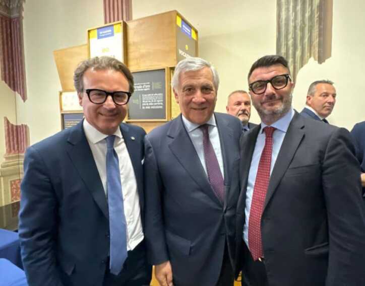 Tupputi verso Forza Italia: l’ex capogruppo di Con Emiliano firma con Tajani il patto per il Ppe