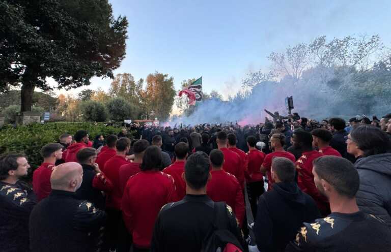 Bari, gli Ultras davanti all’albergo della squadra: chiedono «sangue» e «sudore» per la salvezza