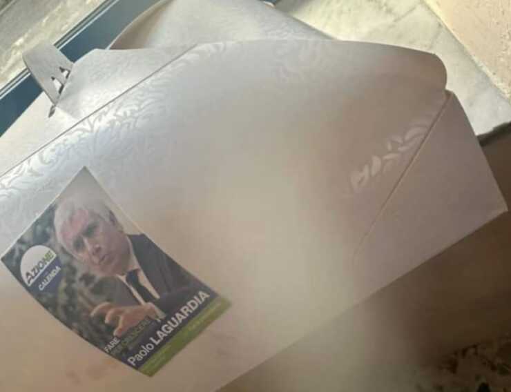 Elezioni regionali, Basilicata Casa Comune: «Al seggio un vassoio con il “santino” di un candidato»