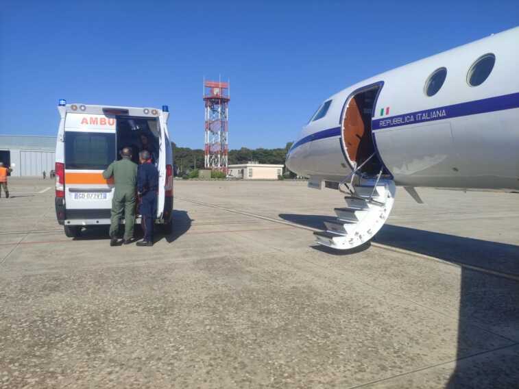 Lecce, 15enne ha bisogno di cure specialistiche: trasportato a Firenze con un volo dell’Aeronautica