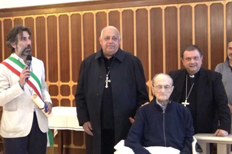 Ostuni festeggia i 100 anni di monsignor Settimio Todisco: è tra i vescovi più longevi d’Italia