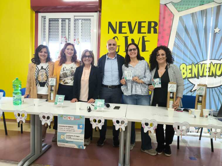 “A scuola di sorriso”, lezione di igiene e vita alimentare all’istituto “Surico” di Castellaneta
