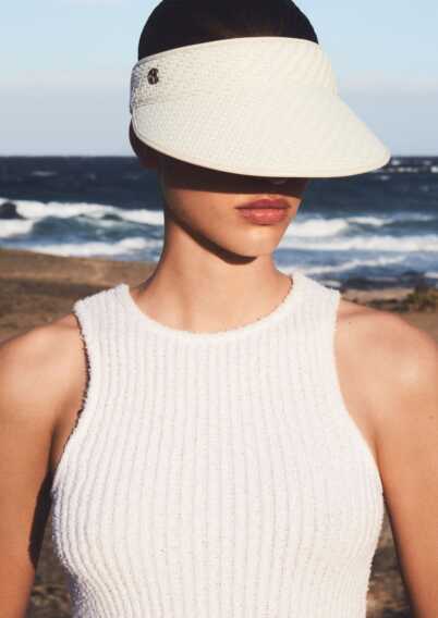 Galleria foto 'Giorgio Armani sceglie Trani per presentare la collezione Mare: nella Bat la prima tappa del tour mondiale – VIDEO' - foto 3