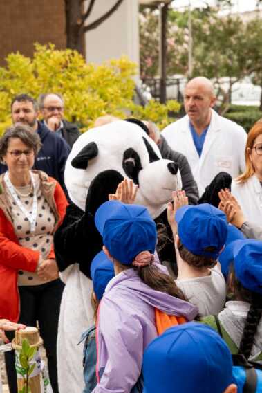 Galleria foto 'La natura in ospedale, inaugurata un’oasi Wwf al pediatrico di Bari: migliorerà il benessere dei pazienti' - foto 1