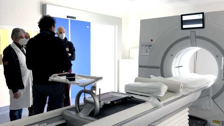 Galleria foto 'Bari, al Policlinico ampliate le sedute di radioterapia e radiodiagnostica per i pazienti oncologici' - foto 3