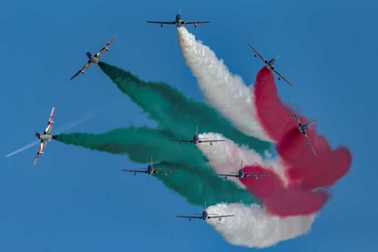 Trani, tutto pronto per lo show delle Frecce Tricolore: attesi 100mila spettatori