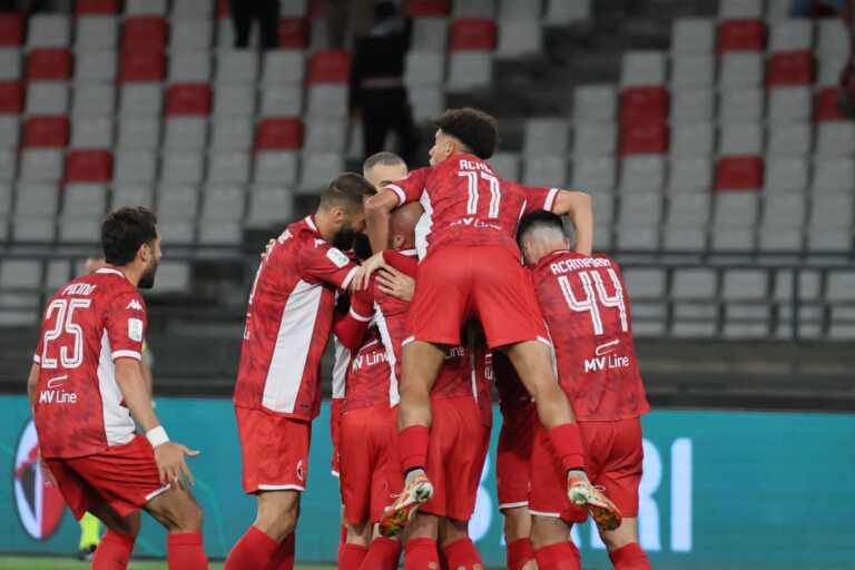Il Bari strapazza il Brescia e conquista i playout che disputerà contro la Ternana