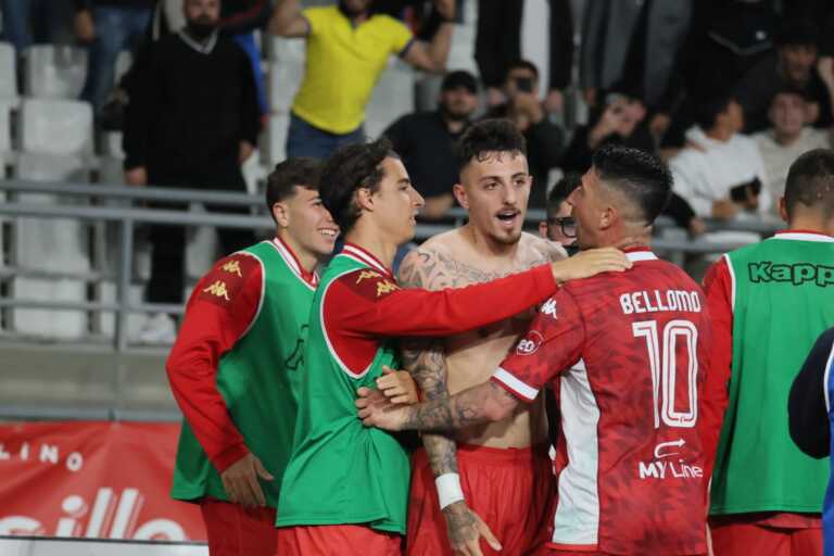 Bari, Nasti illude i quasi 34mila e Pereiro gela il San Nicola: si deciderà tra sette giorni a Terni
