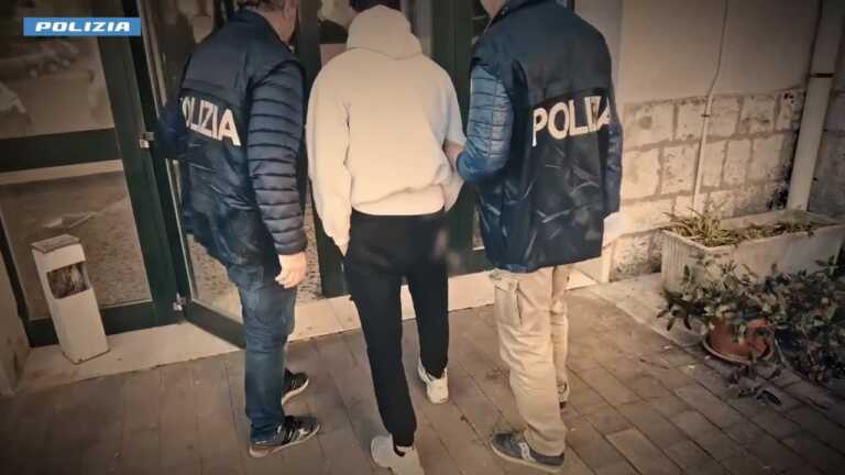 Riforniva di hashish e cocaina feste private nel Materano: arrestato un 24enne
