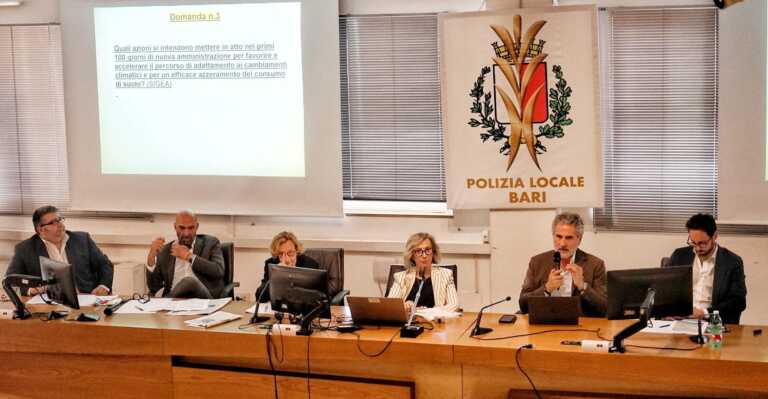 Comunali a Bari, scontro tra i candidati sindaco sul piano urbanistico e i parcheggi