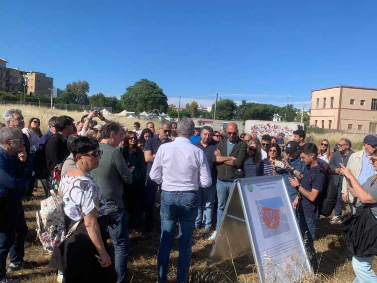 Parco della Rinascita a Bari, lavori al via a settembre: i candidati visitano l’area con il comitato